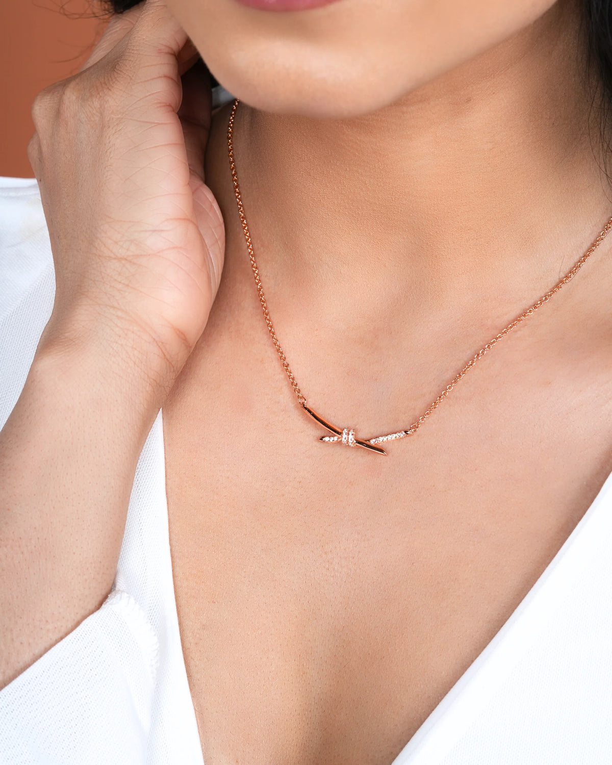 Diamond Knot Necklace - Elegant Fine Jewelry