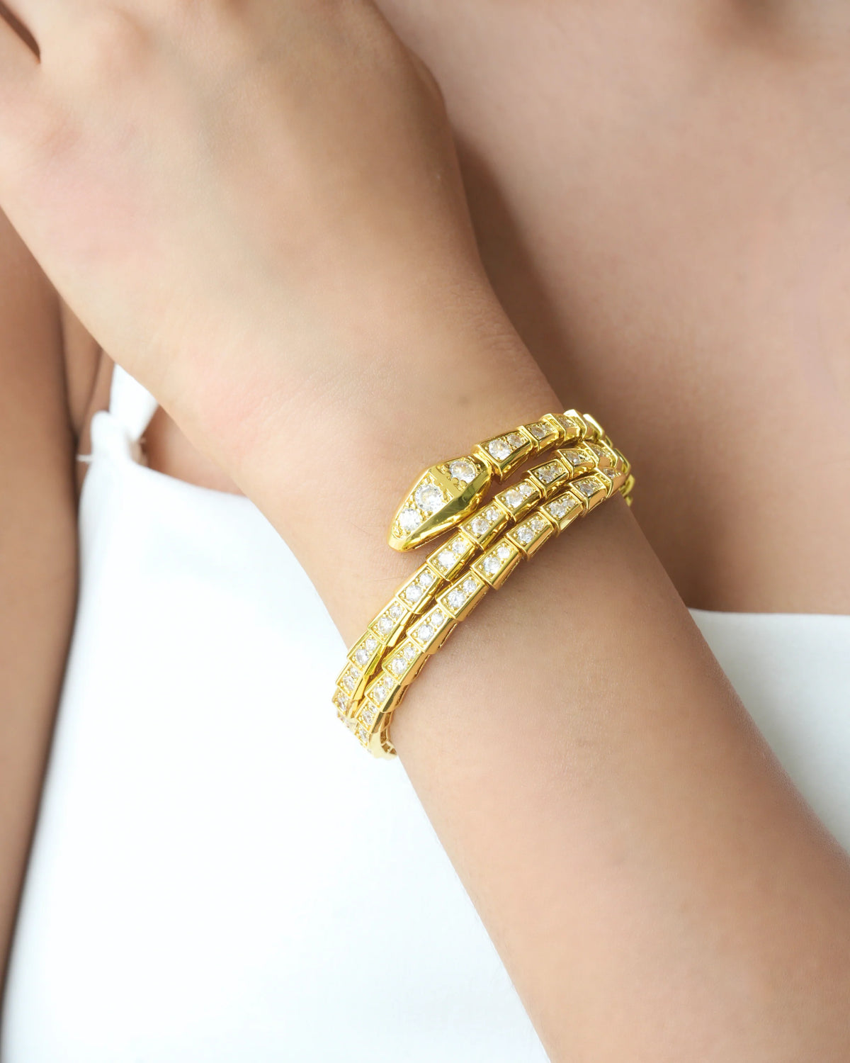 Aurelia Serpenti Snake Design Bracelet - Elegant Gold Jewelry